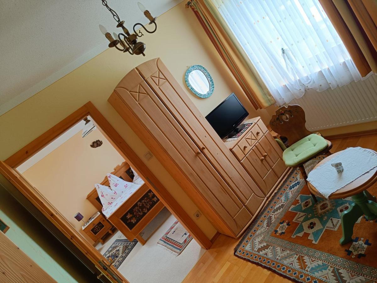Haus Sundl - Privatzimmer Емерсдорф-ан-дер-Донау Екстериор снимка