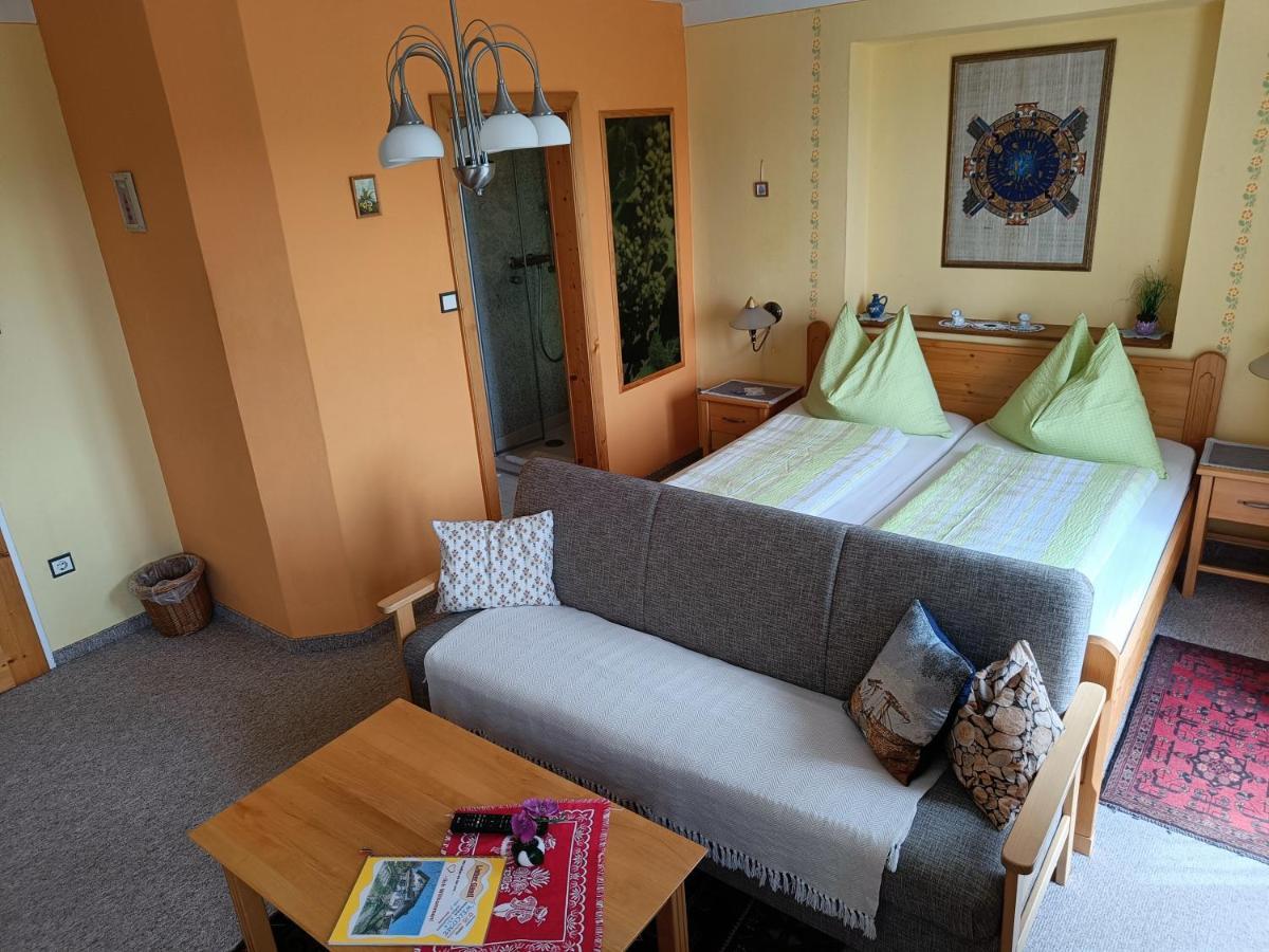 Haus Sundl - Privatzimmer Емерсдорф-ан-дер-Донау Екстериор снимка