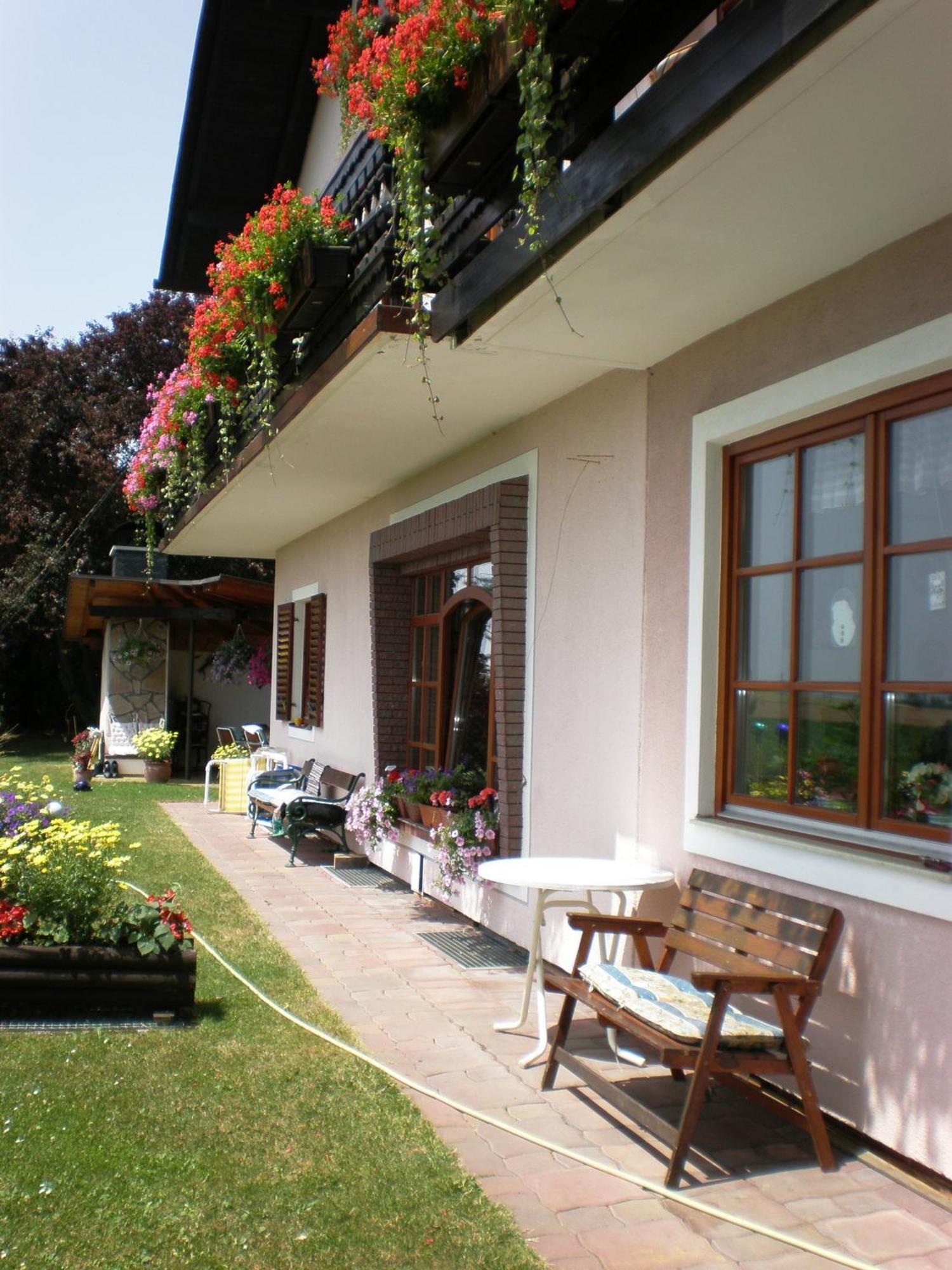Haus Sundl - Privatzimmer Емерсдорф-ан-дер-Донау Екстериор снимка